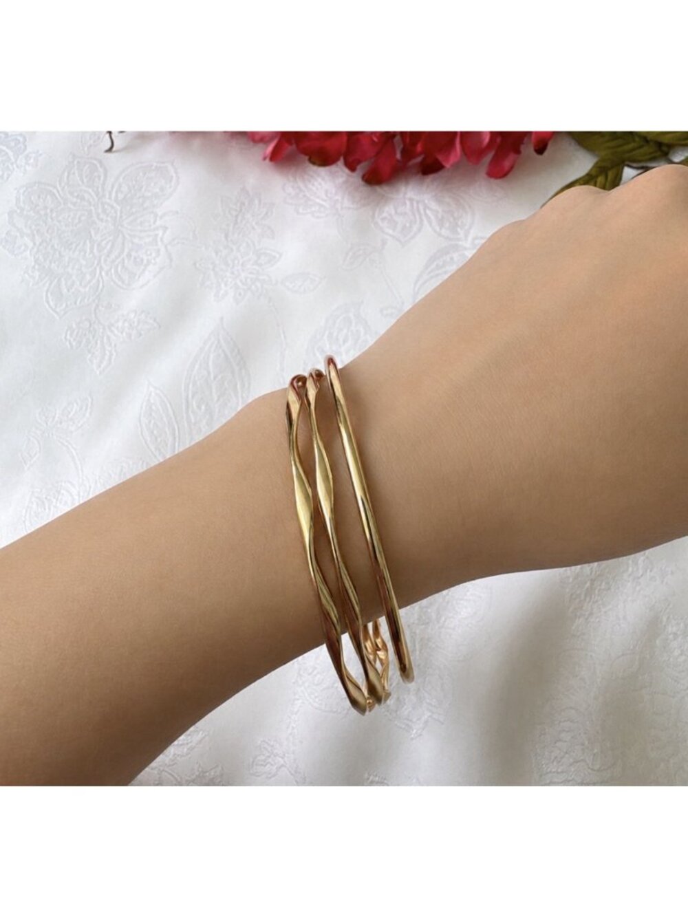 Bijoux Bar Delicates 3 Piece Thin Goldtone Dainty Bangle Bracelet Stack Set NEW